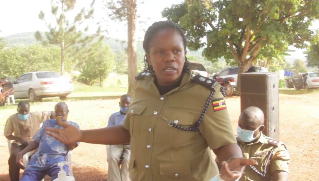 Mukono Divisional Police Commander SP Anabella Nyiramahoro addressing the Residents in the Security meeting held at Nakisunga Sub county head quarters.