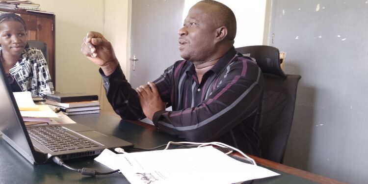 Omumyuka wa RDC e Mukono Mike Ssegawa.