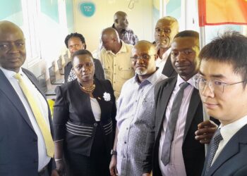 Abatuuze B’eKalungu Bakubangulwa Mu Tekinologiya Kubwerere