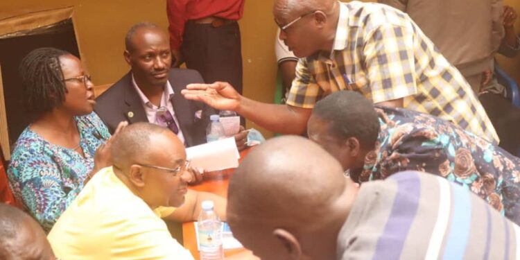 Rev.Canon Jack Katarishangwa exchanging bitter words with Town clerk Justin Barekye