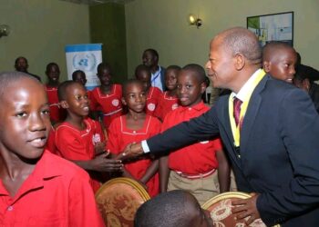 Planned Withdrawal of Teachers from Community Schools Causes Panic