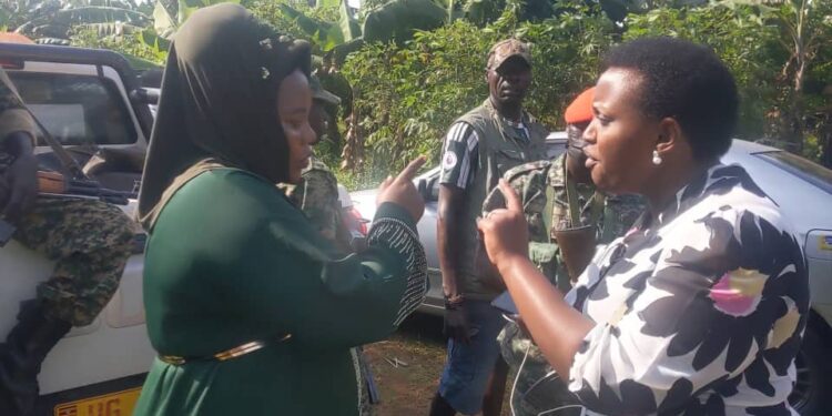 RDC Hawa Ndege threatening the minister. Later, the minister ordered for her arrest.