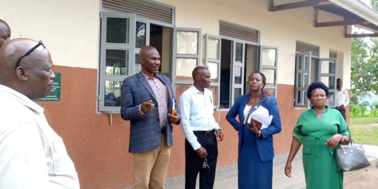 Ba councillor Barugyire Omurukyiiko Ahabwenkozesa Mbi Ya Sente