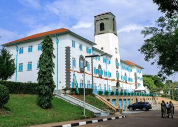 Makerere Vice Chancellor Ask for Road Unit to Maintain University Roads