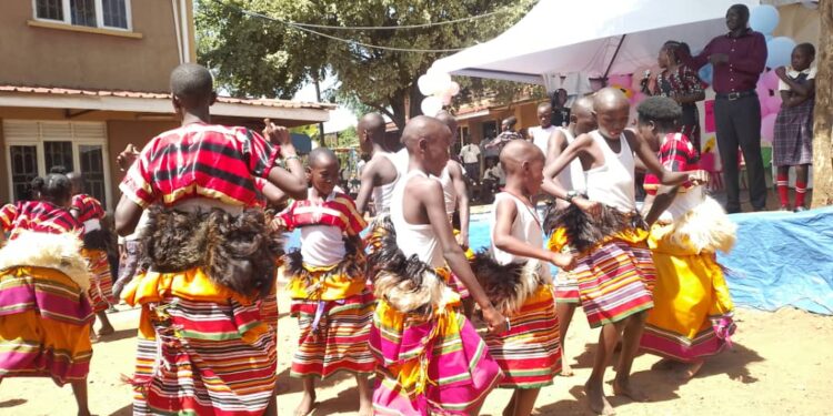 Special Needs School Appeals to Government Make Sign Languages Compulsory