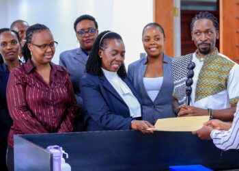 Martha Karua receiving practicing certificate