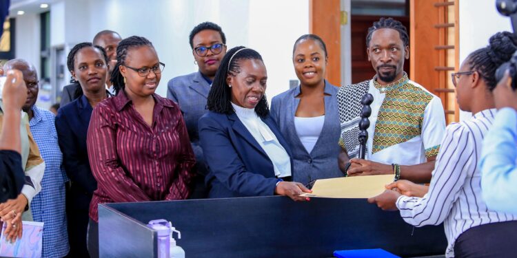 Martha Karua receiving practicing certificate