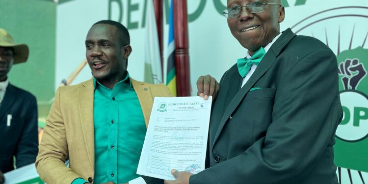 Ddumba receiving nomination papers.