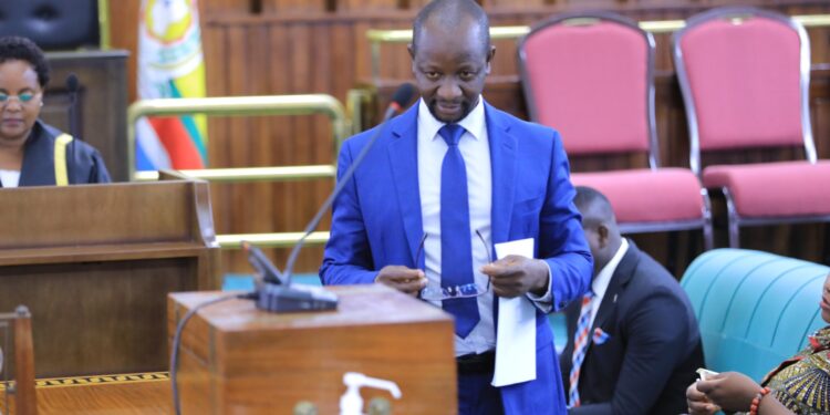 Semujju Nganda, Seven Others Officially Defect from FDC