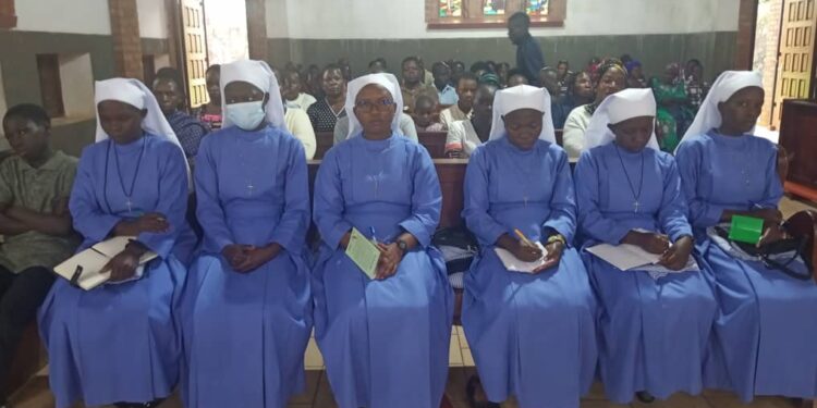 Parents Urged to Let Children Freely Choose Priesthood