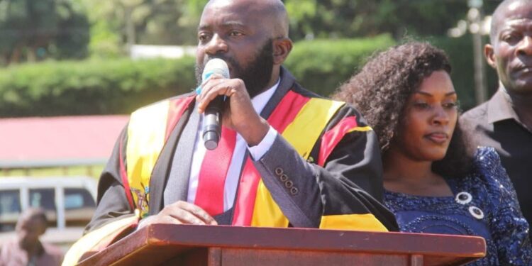 Ronald Kasekende addresses residents shortly after taking oath as the new Mayor of Nyendo–Mukungwe Division in Masaka City.