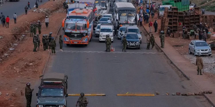 Thousands of commuters were stranded for hours in Nairobi after security officers blocked public transport vehicles from accessing the city centre.