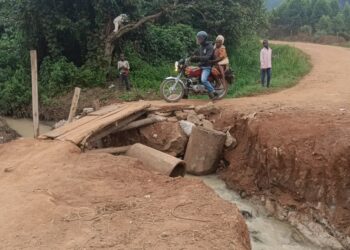 Balaam Effect: Mukono CAO Visits Collapsed Bridge Amid Responsibility Dispute